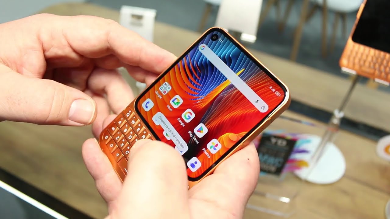 Unihertz Titan 2 Elite - BLACKBERRY is back, kind of - hands on at MWC 2026