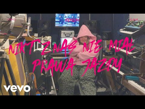 Cyrko - NIKT Z NAS NIE MIAŁ PRAWA JAZDY (Official Visualizer)