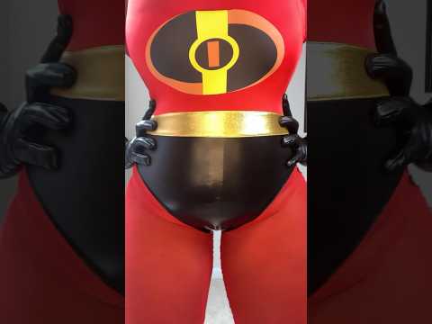 The BEST superhero A MOTHER! #curvy #mrsincredible #theincredibles #mom #momlife #superheros