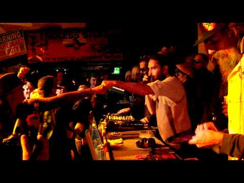 Dub Massive 2011 - Badda Skat LIVE - Copper Shot, Locks Alone