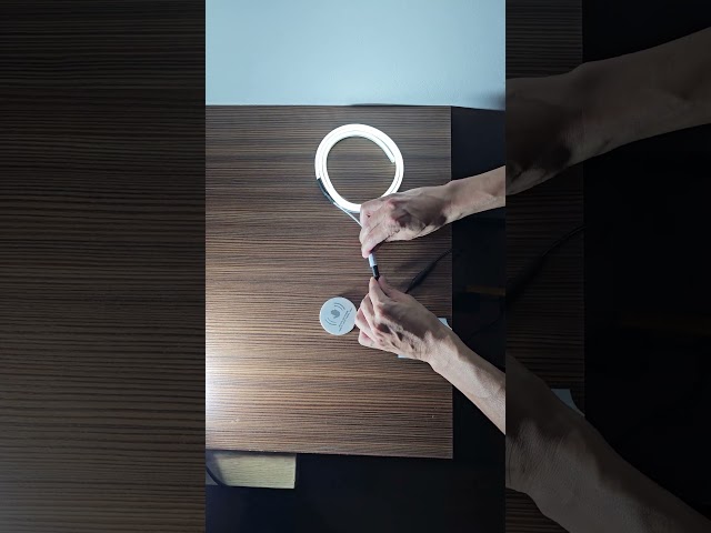 Vídeo relacionado con Opatiny Módulo de atenuación táctil de 36 W para tiras LED de doble color, interruptor de sensor inductivo de 12 V CC con carcasa cuadrada negra de 33 mm