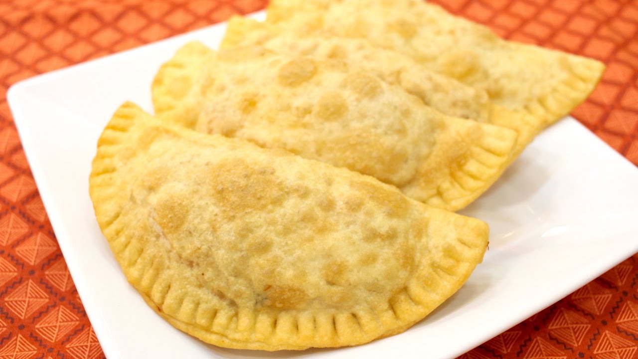 MASSA DE PASTEL CASEIRA- GASTEI SÓ 50 CENTAVOS NA RECEITA-SÓ 2 INGREDIENTES - ISAMARA AMÂNCIO