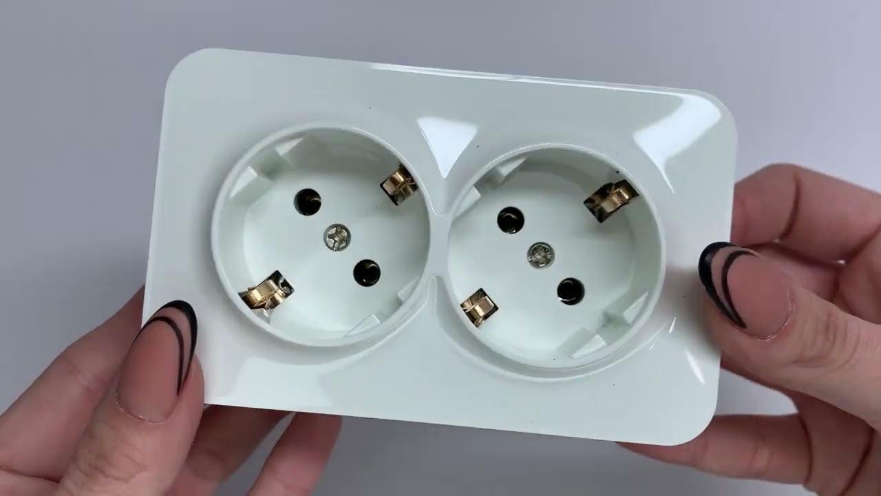 Розетка двойная накладная с/з белая VIDEX BINERA (VF-BNS22G-W)