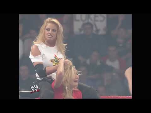 Trish Stratus Vs Stacy Keibler 2004