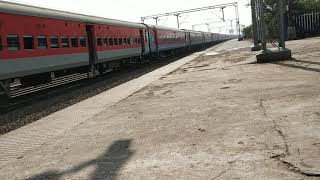 preview picture of video '11079 - Mumbai LTT - Gorakhpur Lokmanya Express (Via Barhni)'