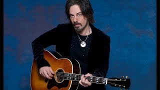 Richie Kotzen demos DiMarzio's The Black Angel Acoustic & Piezo Pickups