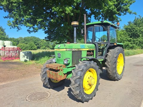 John Deere 3040