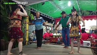 Download lagu Larang udan, Gelang alit vocal penggemar feat Neng NIKEN G. / SATRIO BUDOYO Ki dalang TATOK S. mp3