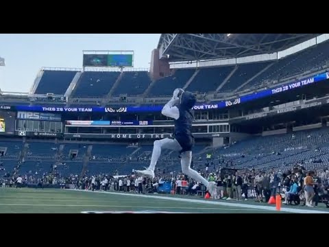 Speed Kills!! Deuce Vaughn, Turpin, Mazi, stars in Cowboys vs. Seahawks