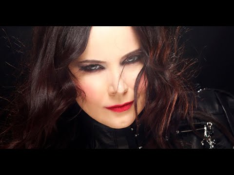 Reaction to Şebnem Ferah - Vazgeçtim Dünyadan (10 Mart 2007 İstanbul Konseri)