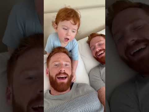 A criança BUGOU com dois pais iguais 😭 #shorts