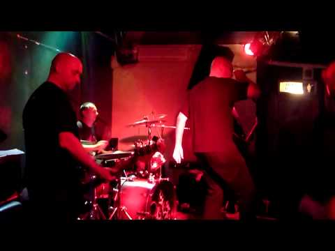 EMERGENCY BITTER - London Camden Rock 2011 - pure punk rock