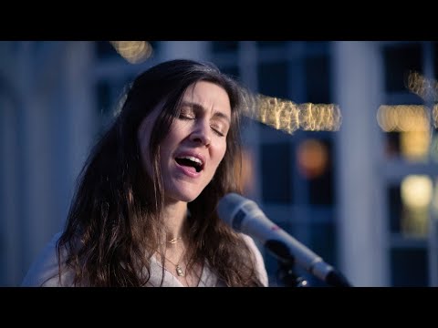 Ruth Moody - "Wanderer" (Official Live Video)