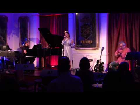 Sara Badalo no Club - MVI 0815