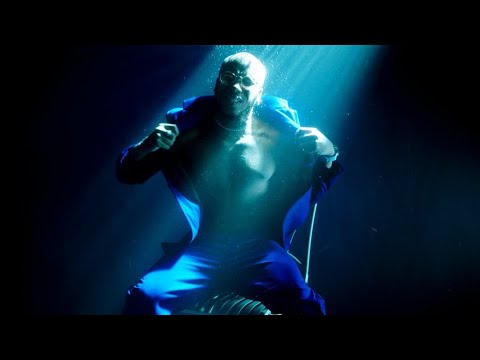 Che Lingo - OUT THE BLUE (Official Video)