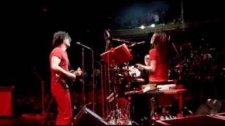 Under Great White Northern Lights-The White Stripes-Little Ghost live