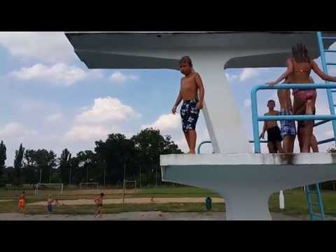 Pierwsz skok Miko z pierwszego :)