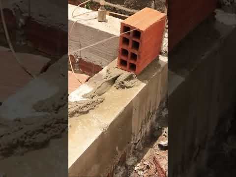 Como fazer a primeira fiada de tijolos no prumo #obra #construcao