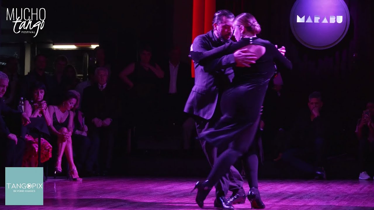 Video thumbnail for Noelia Hurtado & Facundo De La Cruz dance Roberto Goyeneche - Me quedé mirandola