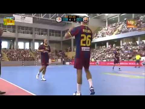 Gol de Konstantin Igropulo, "sin brazo que nació el muchacho". Supercopa 2010/11. CRL-BAR. Córdoba