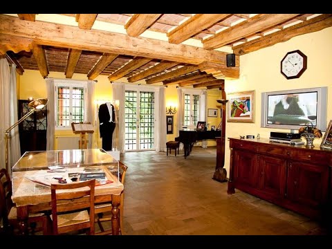 Casa museo "Luciano Pavarotti" a Modena | House of Luciano Pavarotti in Modena