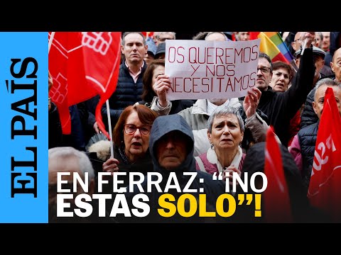 PEDRO SÁNCHEZ | Manifestación de simpatizantes del PSOE en Ferraz piden a Sánchez "que se quede"
