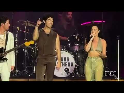 Demi Lovato & Jonas Brothers - This is Me (Live on Jonas 20 Tour)