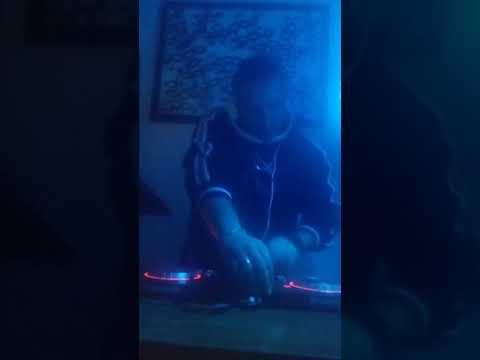 #IORESTOACASACONLAMUSICA ❤️ Spegni la tv accendi la musica #ANDRATUTTOBENE