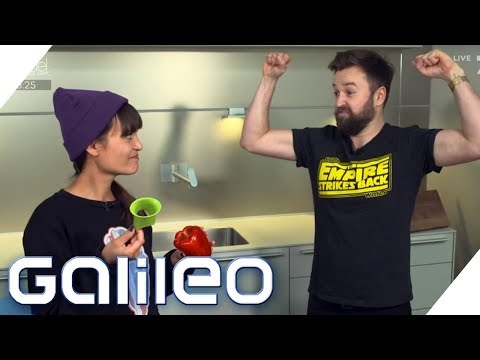 Knife vs. kitchen gadget: Which is faster? | Galileo | ProSieben