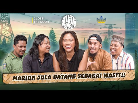 TITIK KUMPUL - CUMA NONA MARION JOLA YANG BISA JADI PAWANG PARA WARGA RIBUT!!