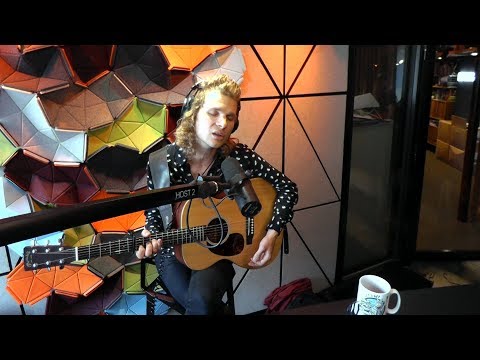 Haastattelussa ja akustisena studiossa Death Hawks