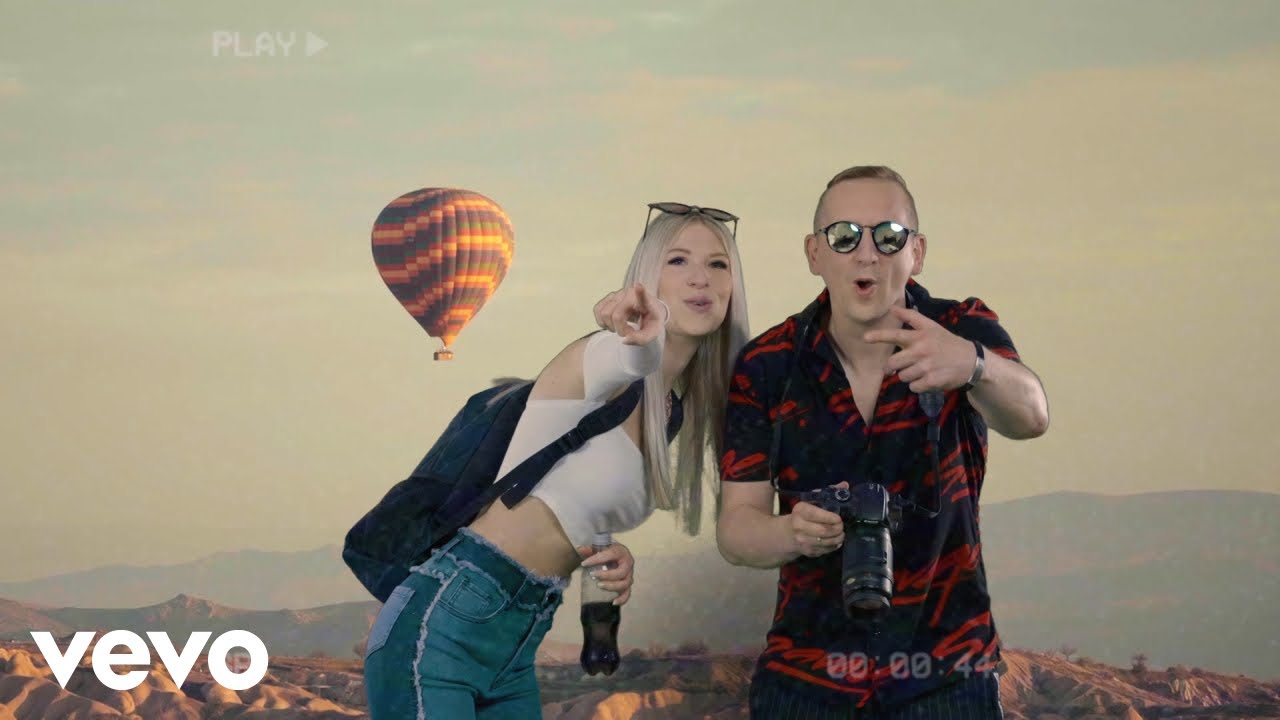 Nora & Chris — Summer Wine