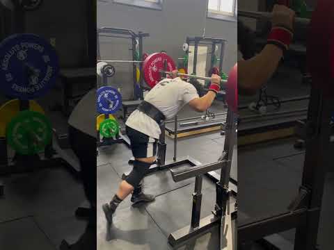 A guy who lifts 240kg despite only having show muscles #shorts