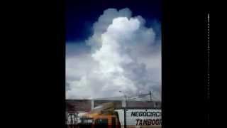 preview picture of video 'Columna de nube sobre la ciudad de Chimbote'