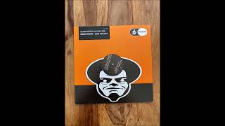 Quasistereo Featuring ACL - Addictions (Papa Was An Addicted Mix)