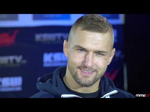 MARCIN WRZOSEK: MÓJ KOLEGA RZUCIŁ MNĄ W MOJĄ NARZECZONĄ I TERAZ BORYKA SIE Z KONTUZJĄ