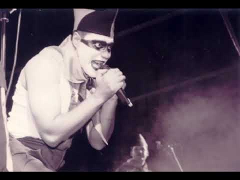 Los Muertos de Cristo. Fotos grupo (Extras DVD "Ladran, luego cabalgamos"; Odisea Records, 2005)