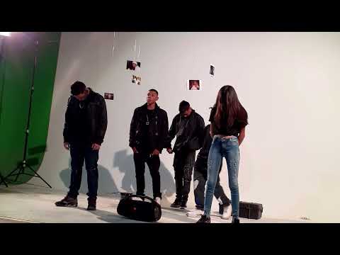 Mc Juju Mc Gustavinho do VP KEL E XANGAI  por traz da câmeras CLIPE
