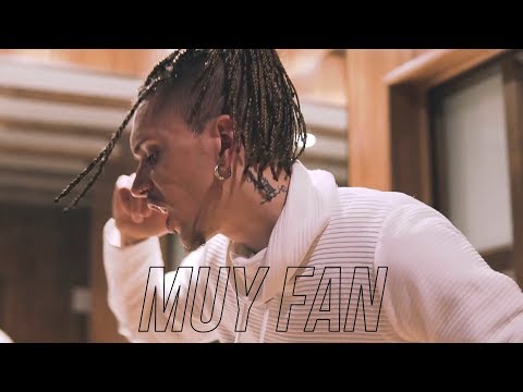 Videoclip de Blake - Muy fan