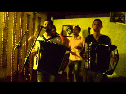 Jefinho Dias e Marquinhos Café tocam Santanna na Quarta do Roots