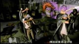 [問卦] 站在寂寞街頭吹來一陣狂風 胸口燃起了一