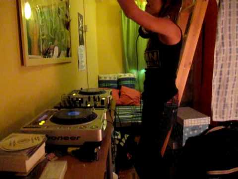 DJAwards.com Bedroom DJ Competition   Droolotte Tasha