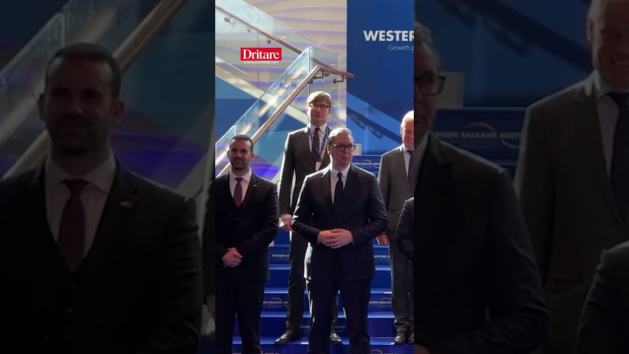 Rama krah Kurtit në Shkup, për foton familjare!