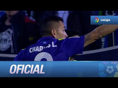 Disparo de Charles al lateral de la red