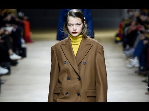 A 60 Second ⏱ Review of the Rochas FW18 show
