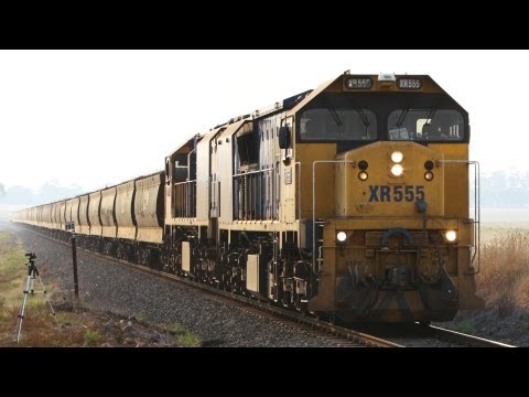 Pacific National Grain Train XR555 & XR558  - Australian Trains, Victoria