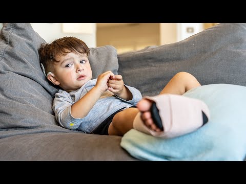 NEO BROKE HIS FOOT!!!