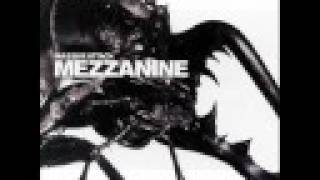 Dissolved Girl - Massive Attack