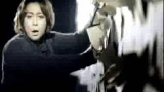 Melly - Kembalikan Senyumku (Official Video)