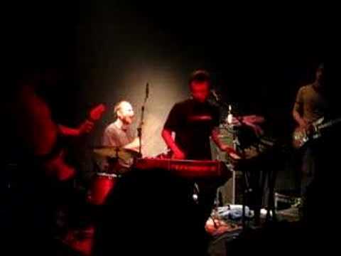 Zemlja br. 9 - Ona gori